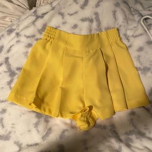 Cute yellow shorts